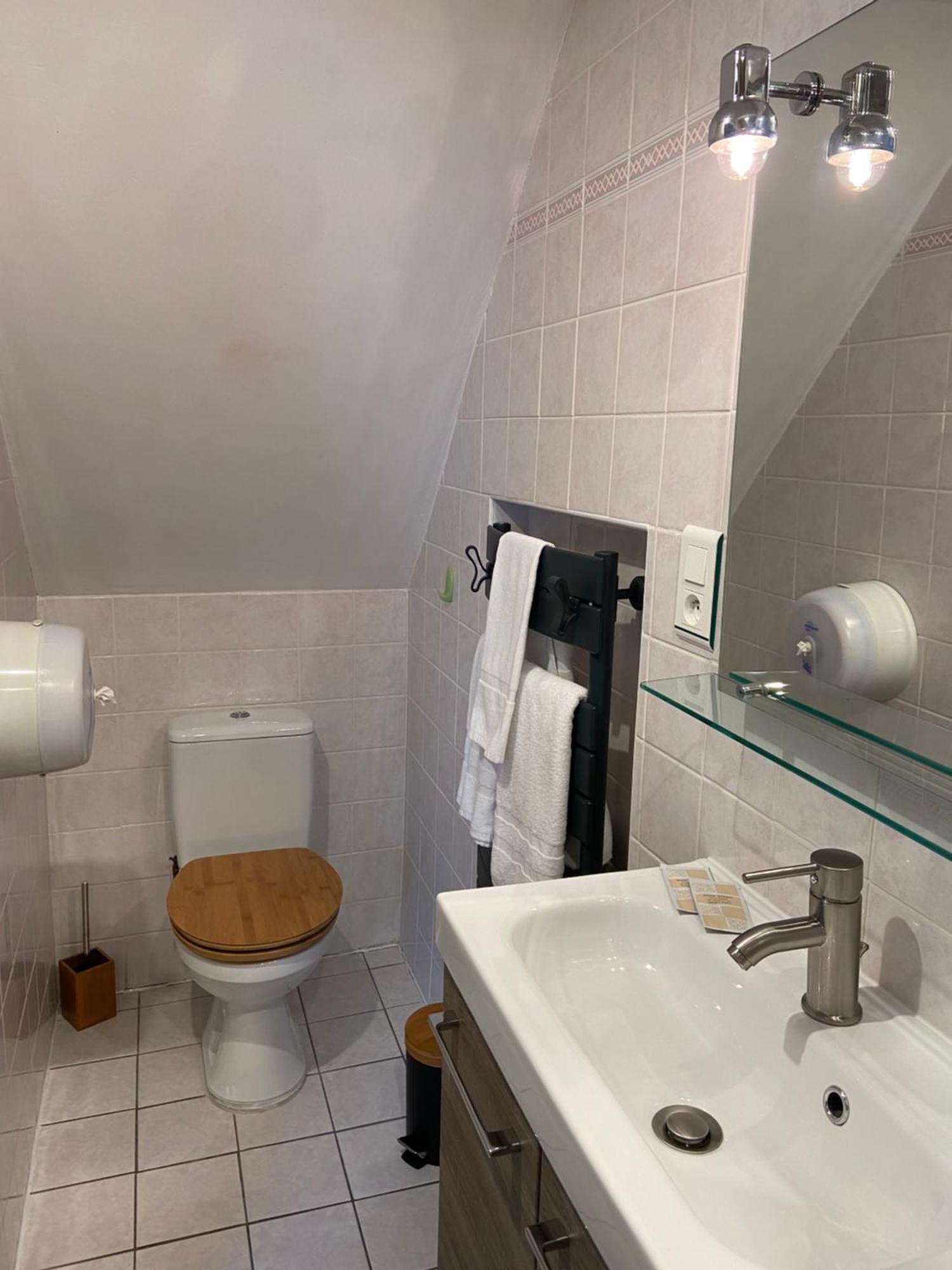 Bed and Breakfast La Penate Pluduno Екстер'єр фото