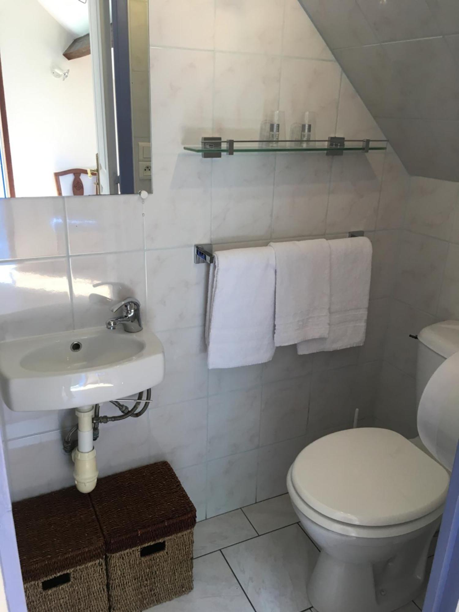 Bed and Breakfast La Penate Pluduno Екстер'єр фото